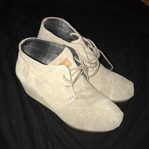 Toms wedges